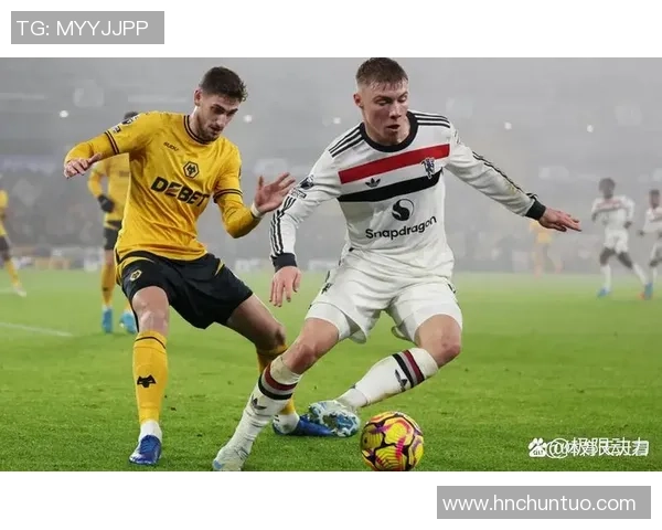 英超激战：多特蒙德与利物浦零平局红牌事件引发全场热议与争议