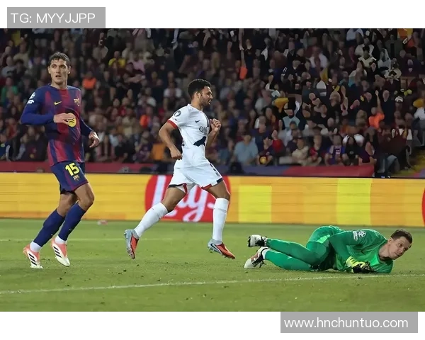 欧冠激战：拜仁与利物浦战成平局绝杀瞬间震撼全场赛后深度解析