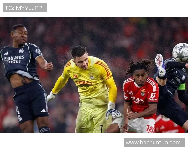 那不勒斯绝杀本菲卡4-3逆转胜利补时进球点燃全场激情